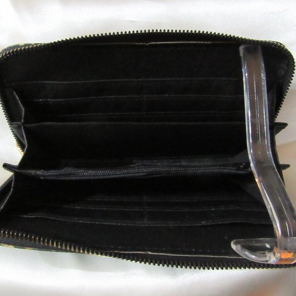 New Boutique -Ladies Wallets Flowers - Picture 4 of 5